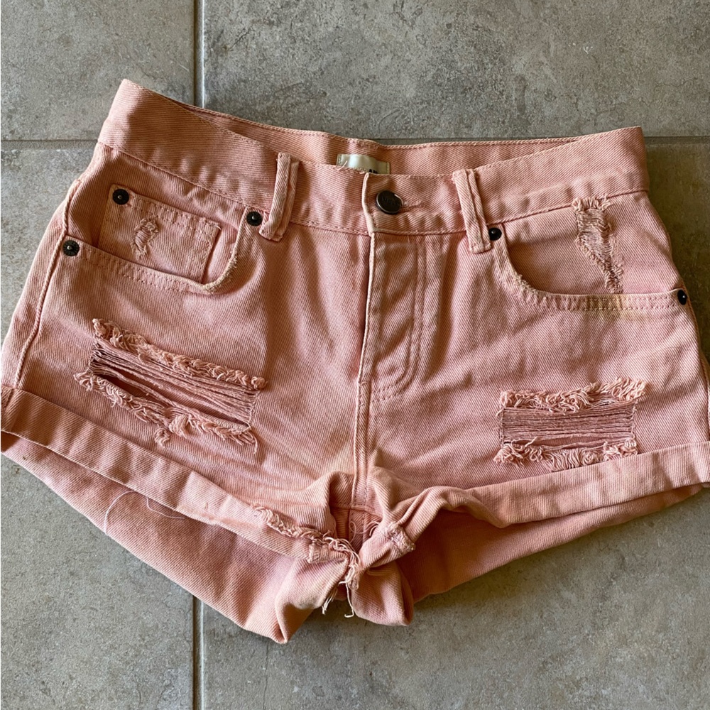 Amuse society pink shorts